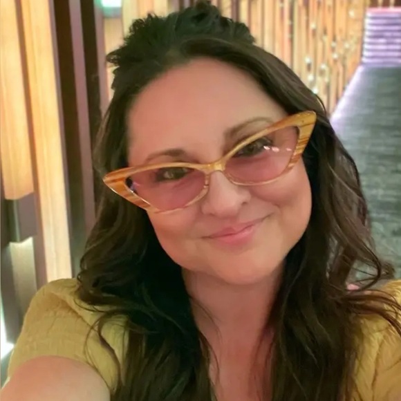 ⚡️GUCCI Yellow Cat-Eye Sunglasses, NWT! Fancy, retro inspired look $595 Retail 💛 - Picture 13 of 16